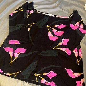 Ava Sky  off the shoulder Cala lily size medium